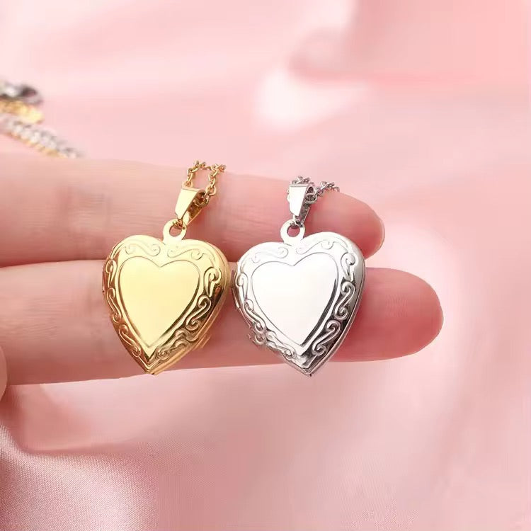 Gold Heart Locket Necklace INS