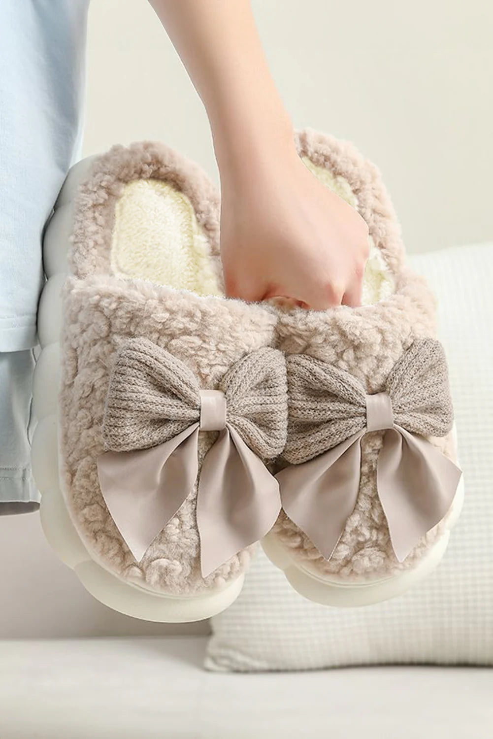Camel Contrast Bow Slippers INS