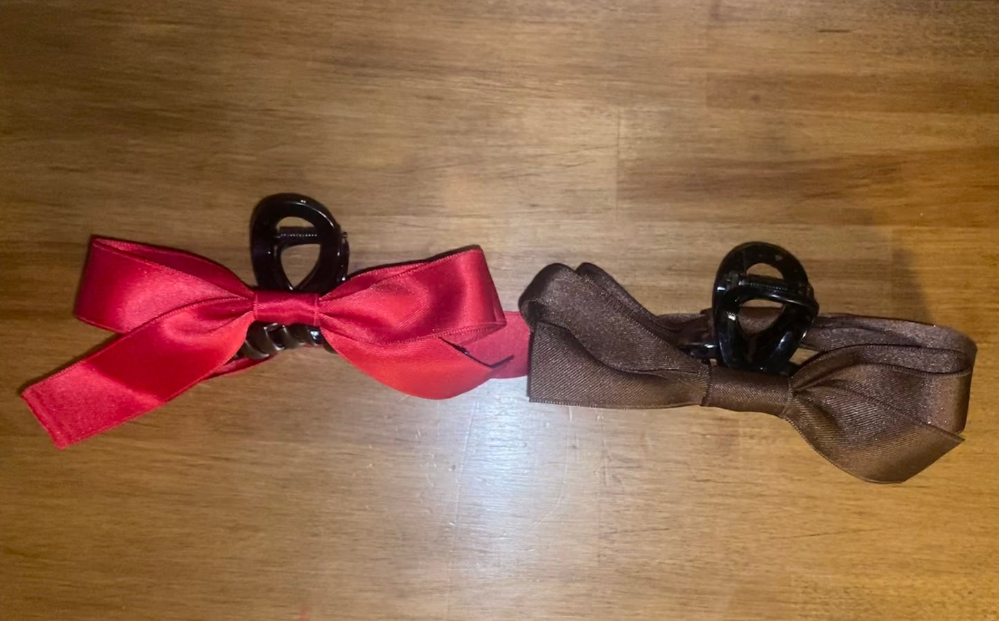 Red Bow Claw Clip INS