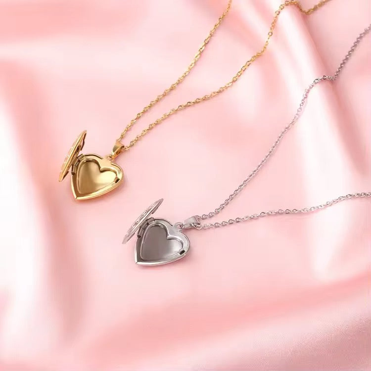 Gold Heart Locket Necklace INS