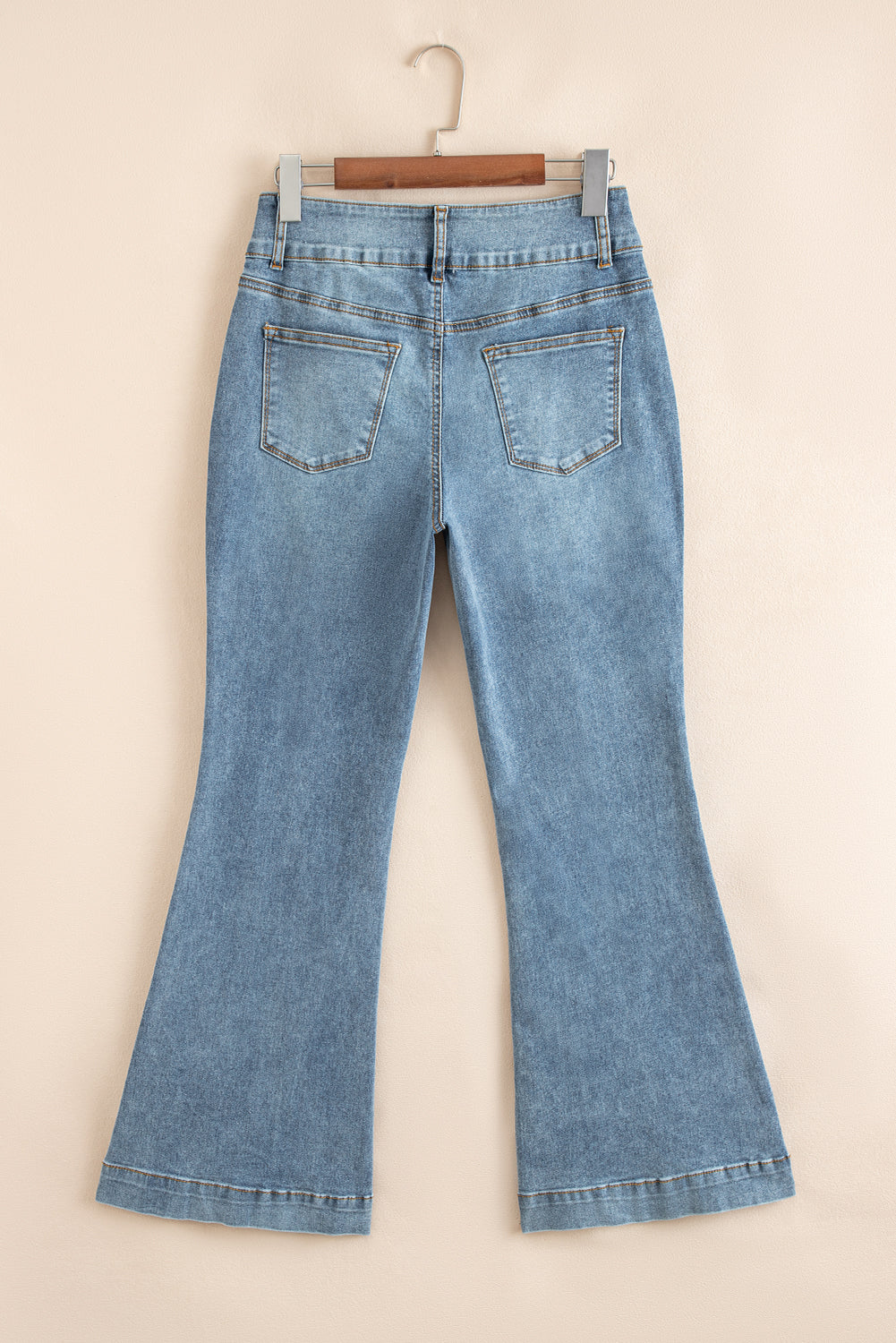 Double Button Bootcut Jeans August.